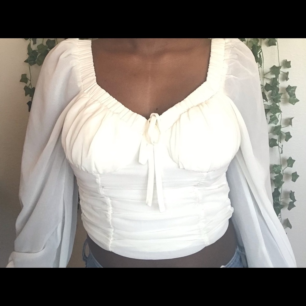 White long sleeve crop shirt